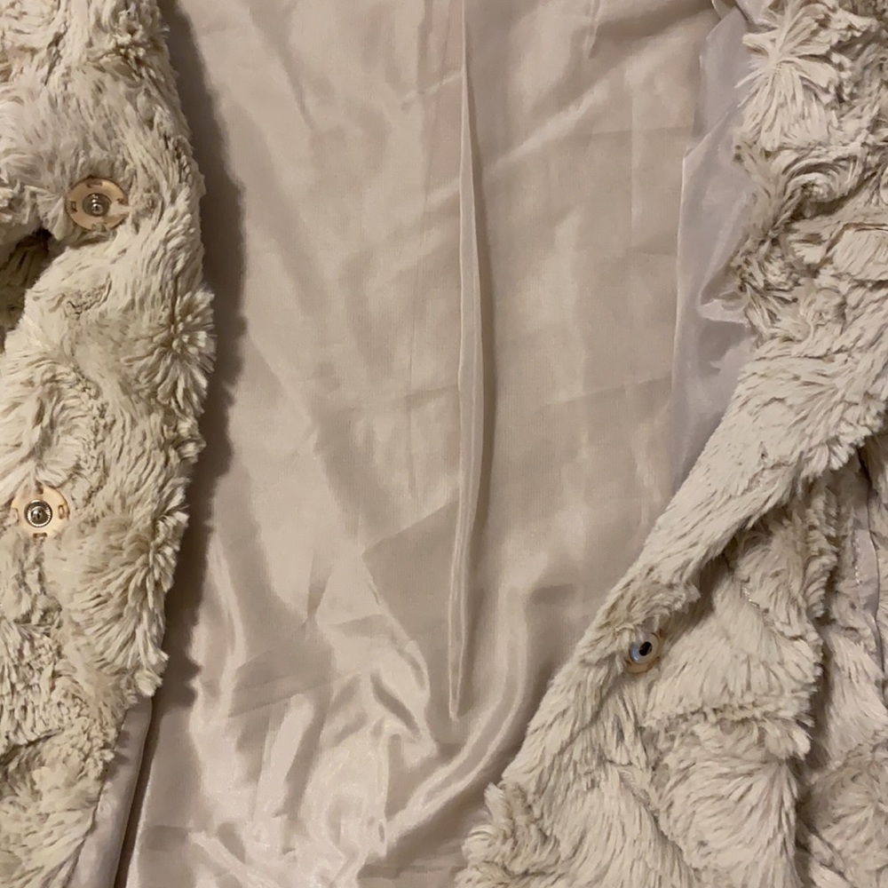 ESLEY Faux fur button up coat - Picture 10 of 12